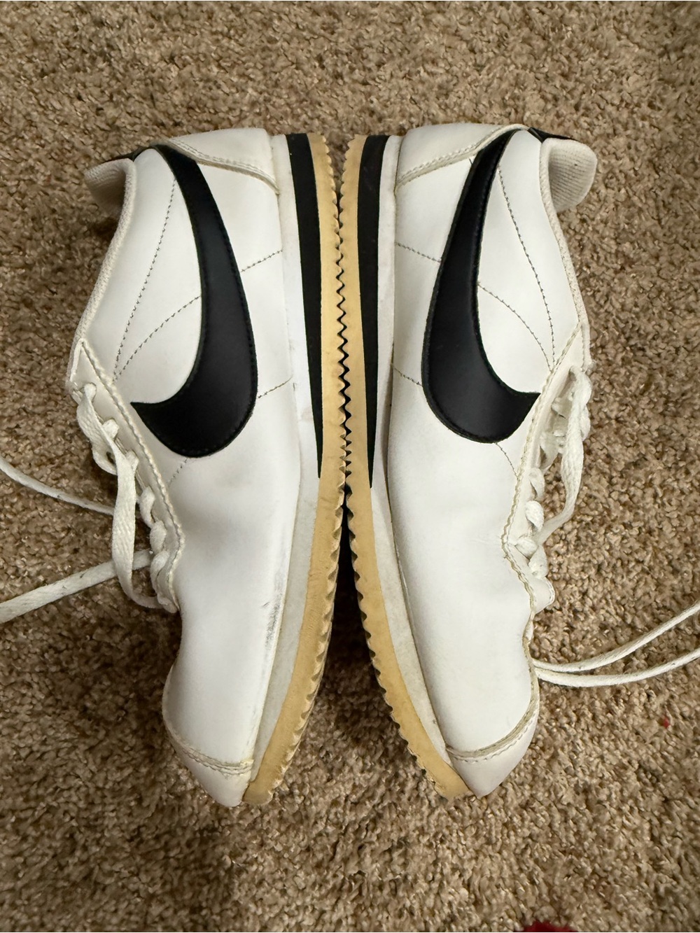 Nike Cortez Women’s Size 8 White Black Leather Retro Sneakers - Picture 2 of 9